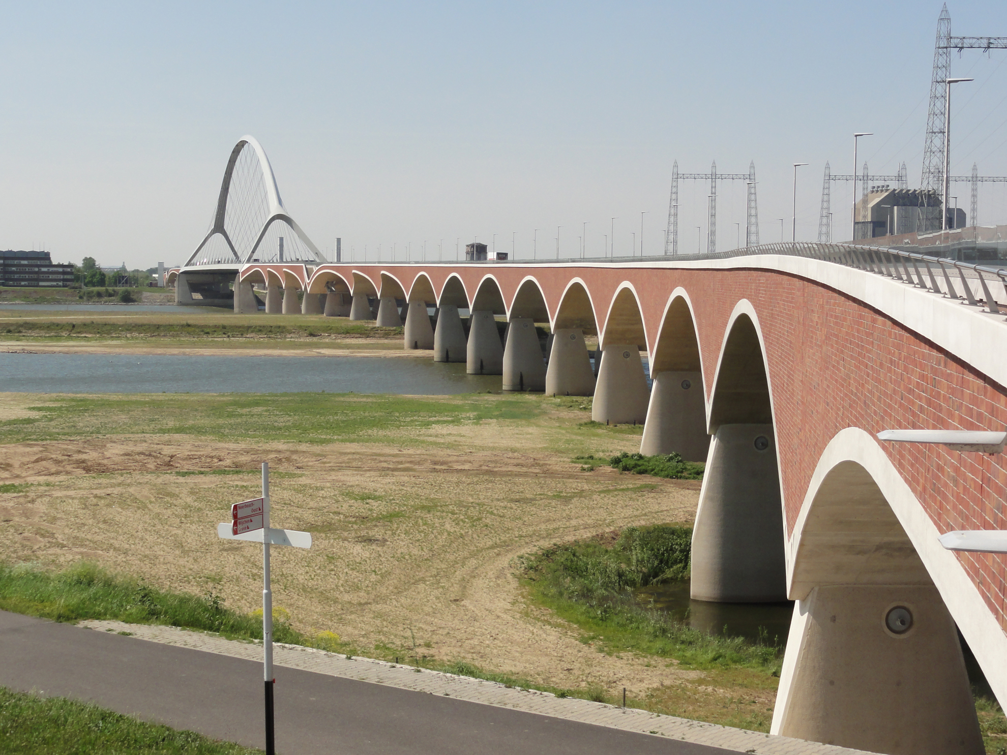 Onder Brug De Oversteek